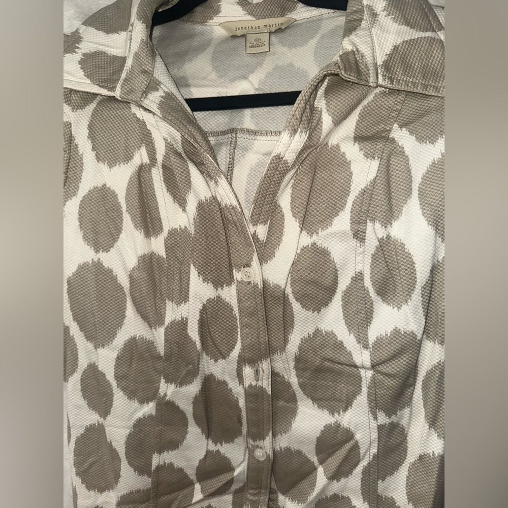 NWT Chic Tan and White Patterned Dress - Picture 3 of 3